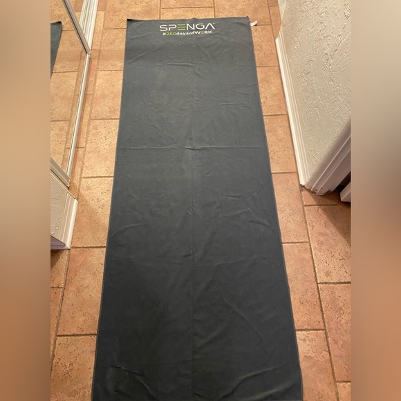 Yoga towel from SPENGA #250 days of werk Reduced shipping. - Picture 2 of 3